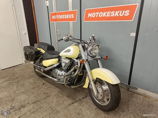 Suzuki Intruder 1