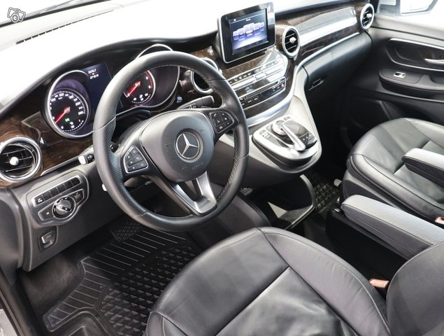 Mercedes-Benz V 10
