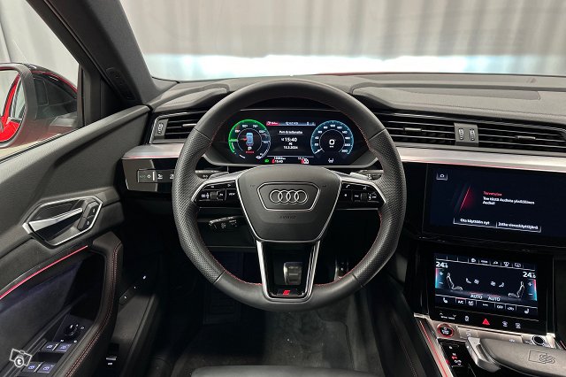 Audi SQ8 E-tron 8