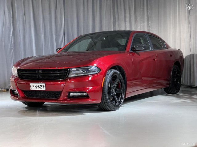 Dodge Charger 4