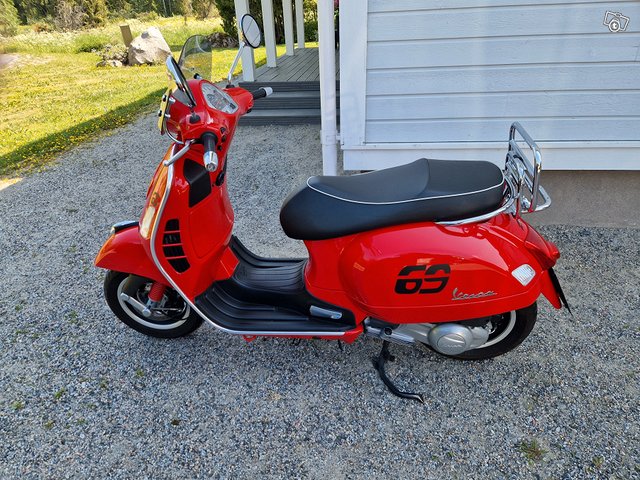 Vespa GTS 300ie SPORT 3