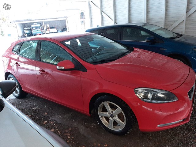 Volvo V40 12