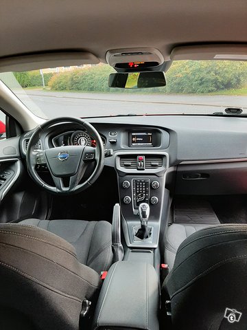 Volvo V40 9