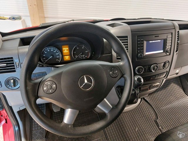 Mercedes-Benz Sprinter 4