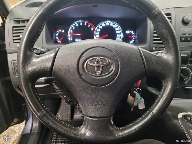 Toyota Corolla Verso 13