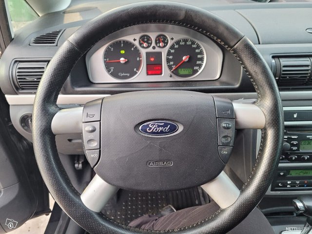 Ford Galaxy 13
