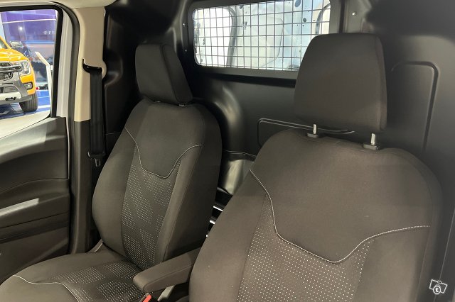 Ford Transit Courier 16
