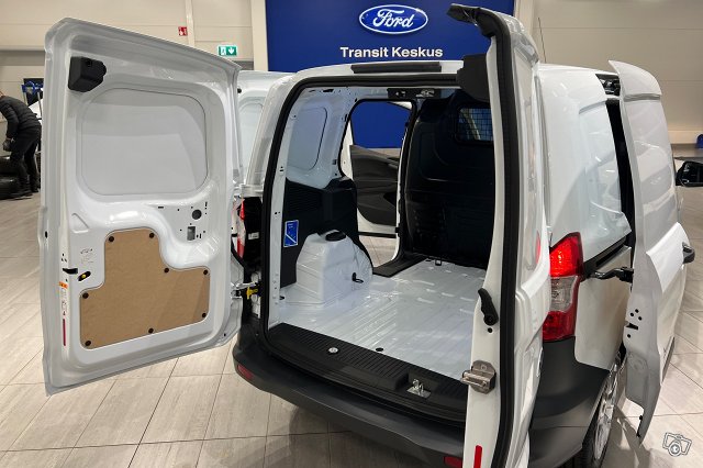 Ford Transit Courier 18
