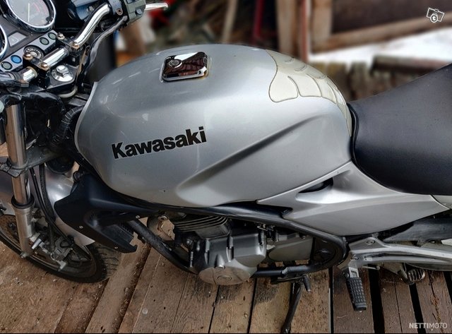 Kawasaki ER-5 6