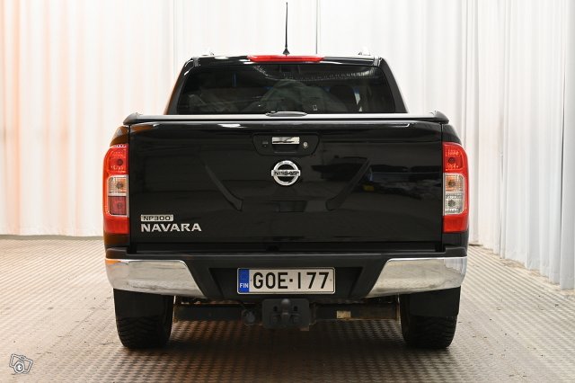 Nissan NAVARA 5