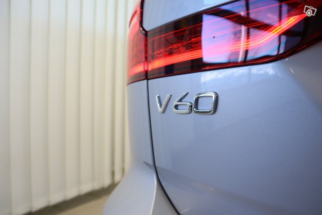 Volvo V60 14