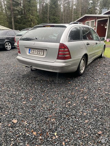 Mercedes-Benz C 200 2