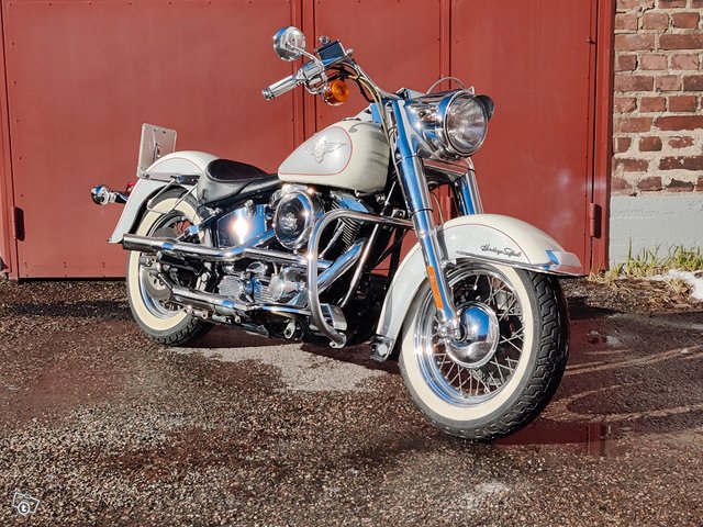 Harley-Davidson FLSTN Heritage Softail 1340cc 6