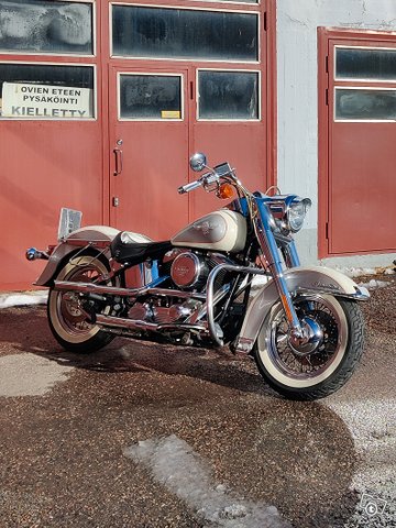 Harley-Davidson FLSTN Heritage Softail 1340cc 7