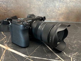 Sony A6700 + Sigma 18-50 mm + akkulaturi, Kamerat, Kamerat ja valokuvaus, Kuopio, Tori.fi