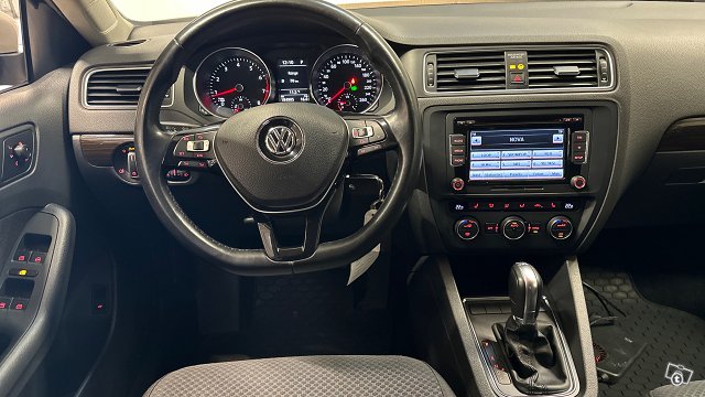 Volkswagen Jetta 10