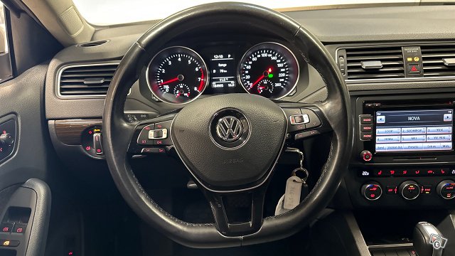 Volkswagen Jetta 11
