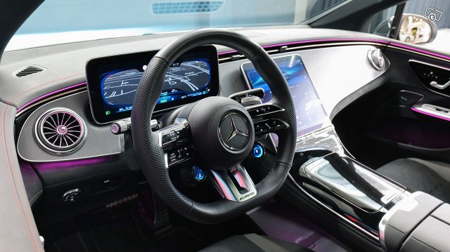 Mercedes-Benz EQE 9