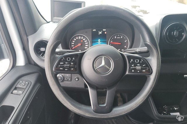 Mercedes-Benz Sprinter 17