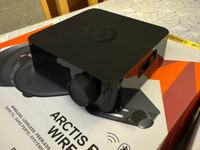 Arctic Pro Wireless pelikuulokkeet