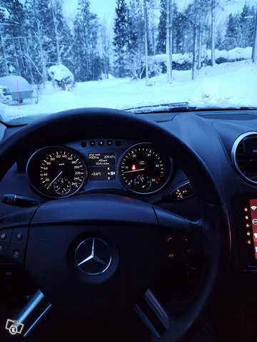Mercedes-Benz ML 320 10