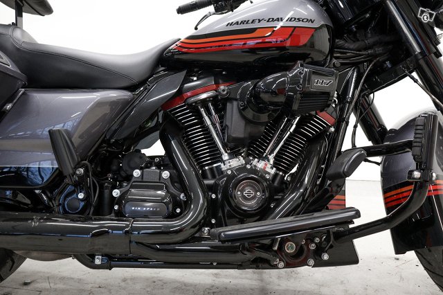 Harley-Davidson CVO 16