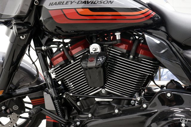Harley-Davidson CVO 23