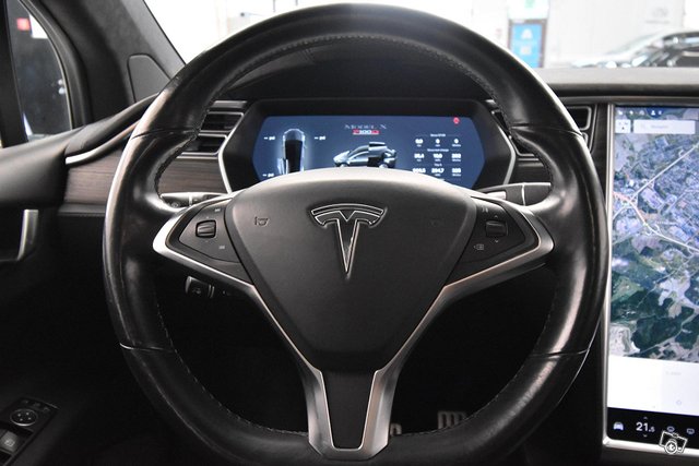 Tesla Motors Model X 10