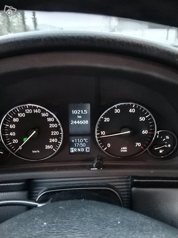 Mercedes-Benz 180 7