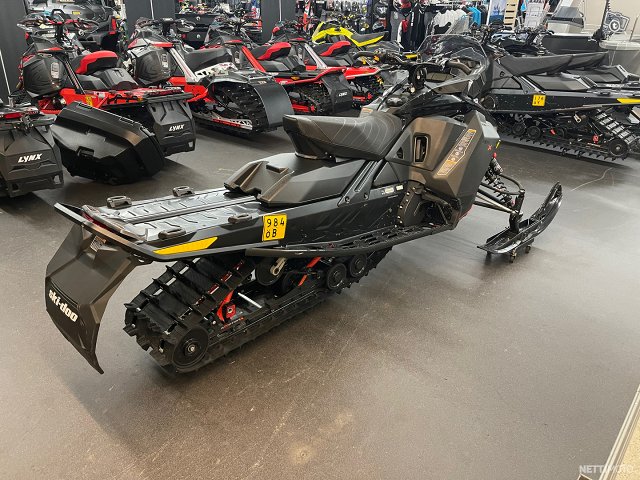 Ski-Doo Renegade 4