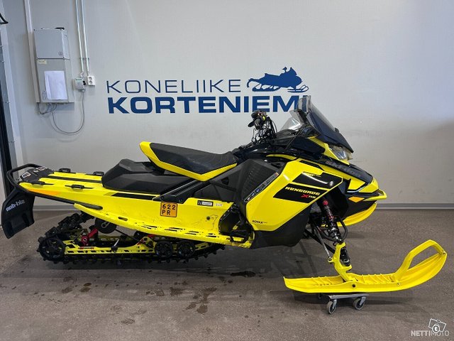 Ski-Doo Renegade 3