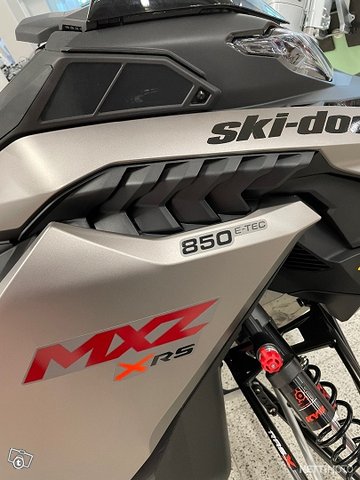 Ski-Doo MX Z 8