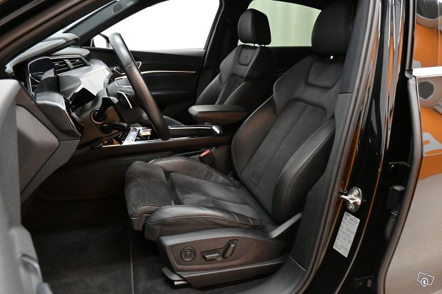 Audi E-tron 10