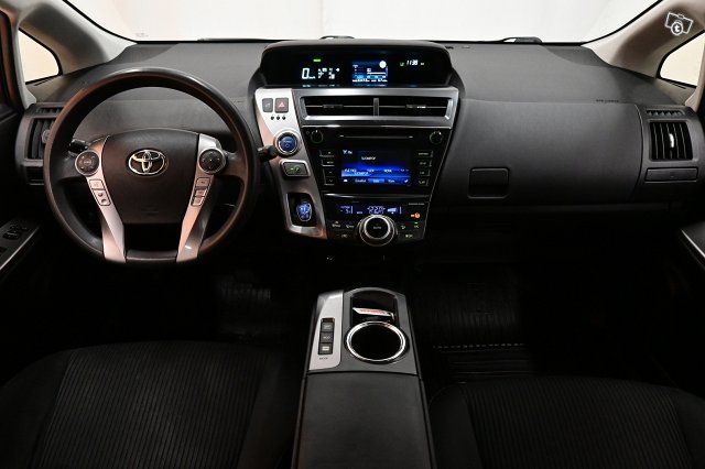 Toyota Prius+ 13