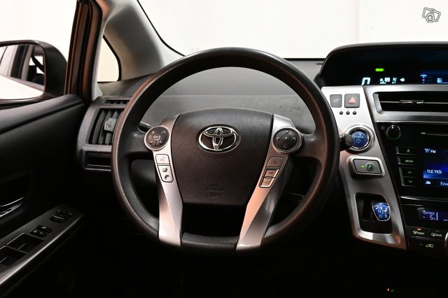 Toyota Prius+ 14