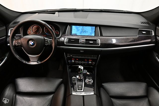 BMW 530 GRAN TURISMO 13