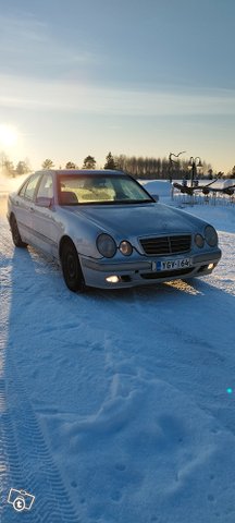 Mercedes-Benz E 200 2