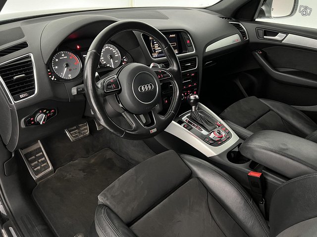 Audi SQ5 4