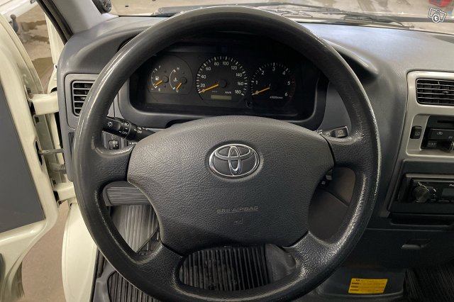 Toyota Hiace 18