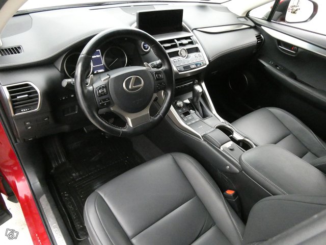 Lexus NX 12