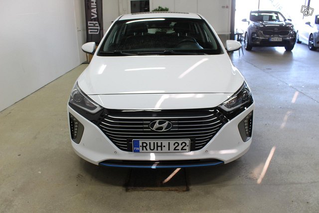 Hyundai Ioniq Hybrid 25