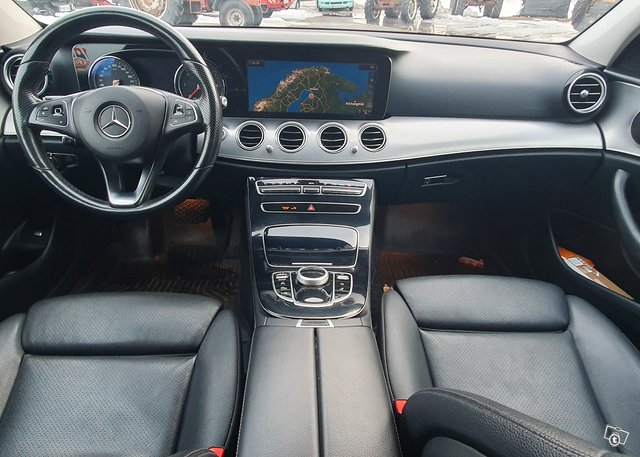 Mercedes-Benz E-sarja 17