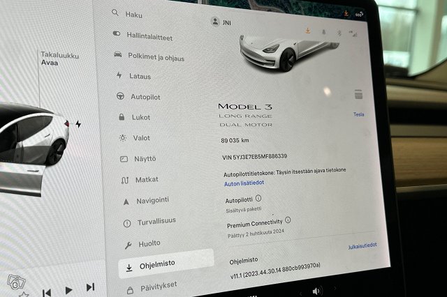 Tesla Model 3 14