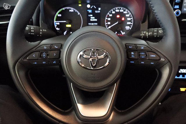 Toyota YARIS 15