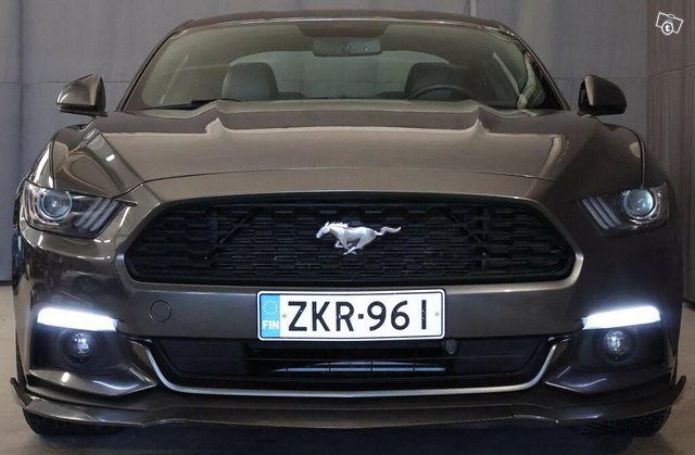 Ford Mustang 22