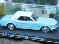 Pallosalama Ford Mustang 1965 pienoismalli 1:43 + James Bond 007 lehti