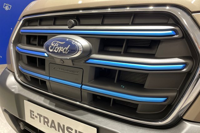 Ford Transit 19