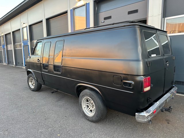 Chevrolet Van 4