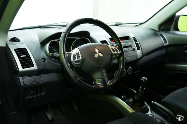 Mitsubishi Outlander 15