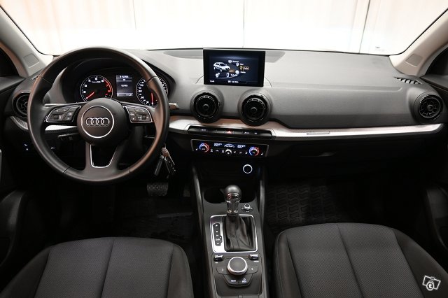 Audi Q2 15